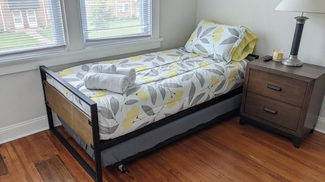 ריצ'מונד Contemporary 3-Bedroom Home With Balcony In Rva מראה חיצוני תמונה